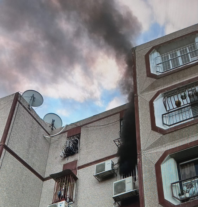 الرملة : إصابة طفل (7 أعوام) في حريق شقة سكنية وسط المدينة